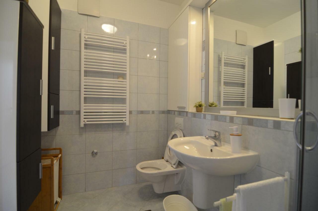 Split Apartment Sinisa Luaran gambar